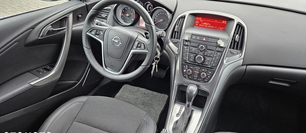 Opel Astra cena 33000 przebieg: 110883, rok produkcji 2012 z Darłowo małe 301